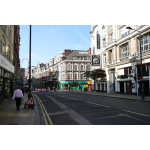 รูปถ่าย อังกฤษ(United Kingdom) ลอนดอน(London) ถนนแชฟตส์เบอรี(Shaftesbury Avenue) 2007-09 50