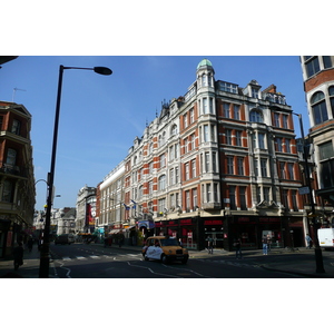 รูปถ่าย อังกฤษ(United Kingdom) ลอนดอน(London) ถนนแชฟตส์เบอรี(Shaftesbury Avenue) 2007-09 24