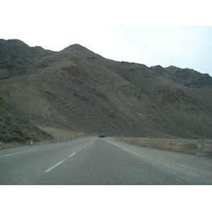 รูปถ่าย คาซัคสถาน(Kazakhstan) ถนนจากอัลมาตีไปหุบผาชารึน(Almaty to Charyn Canyon road) 2007-03 76