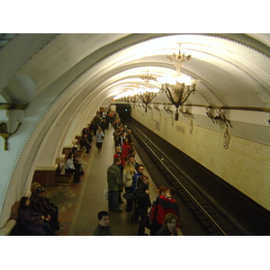 รูปถ่าย รัสเซีย(Russia) มอสโก(Moscow) รถไฟใต้ดิน(Subway) 2005-04 11