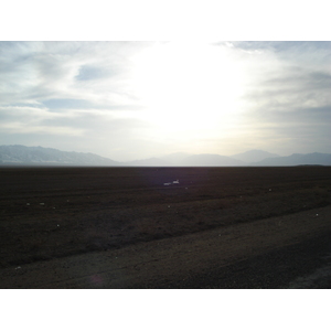รูปถ่าย คาซัคสถาน(Kazakhstan) ถนนจากอัลมาตีไปหุบผาชารึน(Almaty to Charyn Canyon road) 2007-03 116