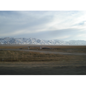 รูปถ่าย คาซัคสถาน(Kazakhstan) ถนนจากอัลมาตีไปหุบผาชารึน(Almaty to Charyn Canyon road) 2007-03 77