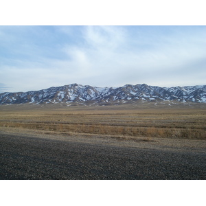 รูปถ่าย คาซัคสถาน(Kazakhstan) ถนนจากอัลมาตีไปหุบผาชารึน(Almaty to Charyn Canyon road) 2007-03 137