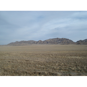รูปถ่าย คาซัคสถาน(Kazakhstan) ถนนจากอัลมาตีไปหุบผาชารึน(Almaty to Charyn Canyon road) 2007-03 102