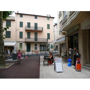 รูปถ่าย ฝรั่งเศส(France) วังซ์(Vence) จัตุรัสกร็องฌาร์แด็ง(Place du Grand Jardin) 2007-07 18