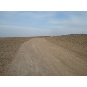 รูปถ่าย คาซัคสถาน(Kazakhstan) ถนนจากอัลมาตีไปหุบผาชารึน(Almaty to Charyn Canyon road) 2007-03 117