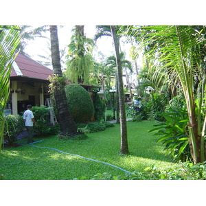 รูปถ่าย ไทย(Thailand) ภูเก็ต(Phuket) ป่าตอง(Patong) ถนนสาย 2(2nd Road) 2005-12 27