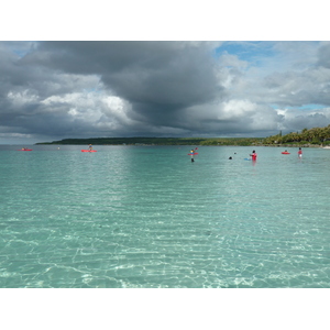 รูปถ่าย นิวแคลิโดเนีย(New Caledonia) เกาะลีฟู(Lifou) อ่าวชาโตบรีย็อง(Chateaubriand Bay) 2010-05 11