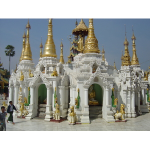 รูปถ่าย พม่า(Myanmar) ย่างกุ้ง(Yangon) พระมหาเจดีย์ชเวกากอง(Shwedagon Pagoda) 2005-01 44