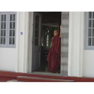 รูปถ่าย พม่า(Myanmar) ย่างกุ้ง(Yangon) พระมหาเจดีย์ชเวกากอง(Shwedagon Pagoda) 2005-01 35