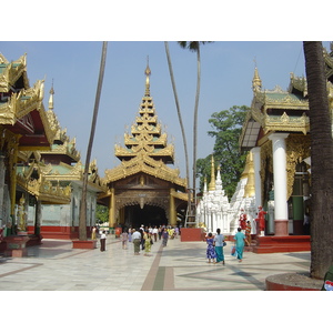 รูปถ่าย พม่า(Myanmar) ย่างกุ้ง(Yangon) พระมหาเจดีย์ชเวกากอง(Shwedagon Pagoda) 2005-01 32