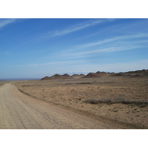 รูปถ่าย คาซัคสถาน(Kazakhstan) ถนนจากอัลมาตีไปหุบผาชารึน(Almaty to Charyn Canyon road) 2007-03 34