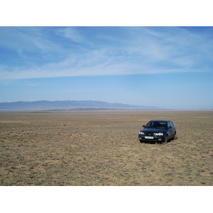 รูปถ่าย คาซัคสถาน(Kazakhstan) ถนนจากอัลมาตีไปหุบผาชารึน(Almaty to Charyn Canyon road) 2007-03 5