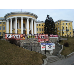 รูปถ่าย ยูเครน(Ukraine) เคียฟ(Kiev) ถนนเครชชาตือค(Kreschatyk Street) 2007-03 30