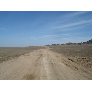 รูปถ่าย คาซัคสถาน(Kazakhstan) ถนนจากอัลมาตีไปหุบผาชารึน(Almaty to Charyn Canyon road) 2007-03 170