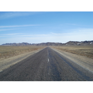รูปถ่าย คาซัคสถาน(Kazakhstan) ถนนจากอัลมาตีไปหุบผาชารึน(Almaty to Charyn Canyon road) 2007-03 182