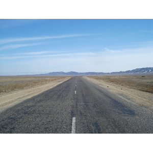 รูปถ่าย คาซัคสถาน(Kazakhstan) ถนนจากอัลมาตีไปหุบผาชารึน(Almaty to Charyn Canyon road) 2007-03 163