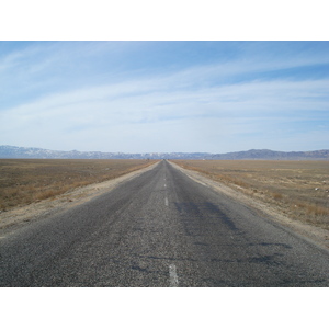 รูปถ่าย คาซัคสถาน(Kazakhstan) ถนนจากอัลมาตีไปหุบผาชารึน(Almaty to Charyn Canyon road) 2007-03 171