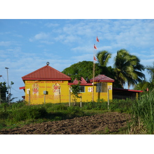 รูปถ่าย ฟิจิ(Fiji) ถนนจากนาดีไปซิงกาโตกา(Nadi to Sigatoka road) 2010-05 29