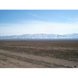 รูปถ่าย คาซัคสถาน(Kazakhstan) ถนนจากอัลมาตีไปหุบผาชารึน(Almaty to Charyn Canyon road) 2007-03 6