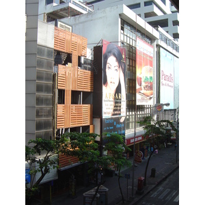 รูปถ่าย ไทย(Thailand) กรุงเทพมหานคร(Bangkok) ถนนสีลม(Silom Road) 2005-12 1