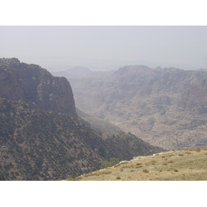 รูปถ่าย จอร์แดน(Jordan) ถนนจากเปตราไปดานา(Petra to Dana road) 2004-10 4