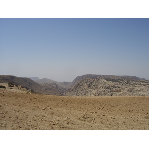 รูปถ่าย จอร์แดน(Jordan) ถนนจากเปตราไปดานา(Petra to Dana road) 2004-10 11