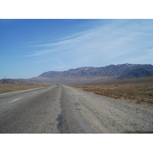 รูปถ่าย คาซัคสถาน(Kazakhstan) ถนนจากอัลมาตีไปหุบผาชารึน(Almaty to Charyn Canyon road) 2007-03 74
