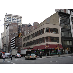 รูปถ่าย สหรัฐอเมริกา(United States) นิวยอร์ก(New York) ตามถนนฟิฟท์อเวนิว(down the 5th Avenue) 2006-03 52