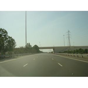 รูปถ่าย สหรัฐอาหรับเอมิเรตส์(United Arab Emirates) จากอัลเลอินไปถนนอาบูดาบี(Al Ain to Abu Dhabi Road) 2005-09 19