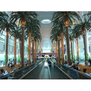 รูปถ่าย สหรัฐอาหรับเอมิเรตส์(United Arab Emirates) ดูไบ(Dubai) สนามบินดูไบ(Dubai International Airport) 2005-03 3