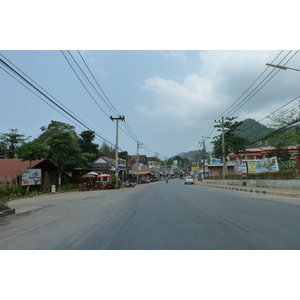 รูปถ่าย ไทย(Thailand) เกาะช้าง(Ko Chang) ถนนบนเกาะ(Island road) 2011-02 11