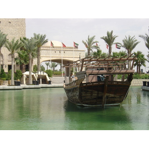 รูปถ่าย สหรัฐอาหรับเอมิเรตส์(United Arab Emirates) ดูไบ(Dubai) มะดีนัตจุมัยเราะห์(Medina Jumeirah) 2005-03 26