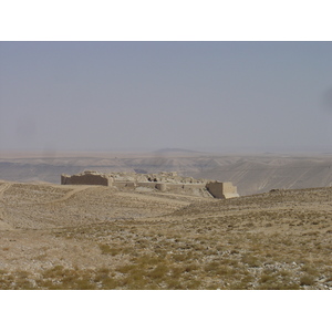 รูปถ่าย จอร์แดน(Jordan) ถนนจากเปตราไปดานา(Petra to Dana road) 2004-10 5