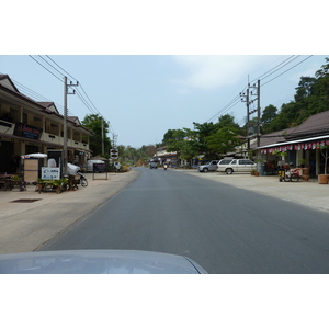 รูปถ่าย ไทย(Thailand) เกาะช้าง(Ko Chang) ถนนบนเกาะ(Island road) 2011-02 51