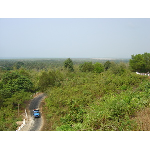 รูปถ่าย พม่า(Myanmar) ถนนจากทวายไปหาดหม่องมะกัน(Road from Dawei to Maungmagan beach) 2005-01 11