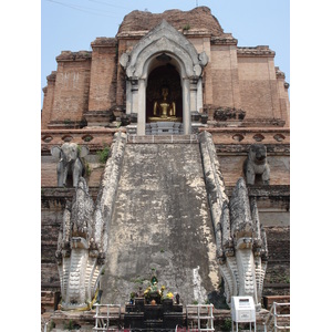 รูปถ่าย ไทย(Thailand) เชียงใหม่(Chiang Mai) ข้างในคุเมืองเชียงใหม่(Inside Canal) วัดเจดีย์หลวงวรวิหาร(Wat Chediluang Varaviharn temple) 2006-04 10