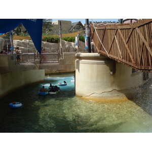 รูปถ่าย สหรัฐอาหรับเอมิเรตส์(United Arab Emirates) ดูไบ(Dubai) สวนน้ำไวลด์วาดี(Wild Wadi) 2007-03 222