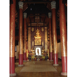 รูปถ่าย ไทย(Thailand) เชียงใหม่(Chiang Mai) ข้างในคุเมืองเชียงใหม่(Inside Canal) วัดเจดีย์หลวงวรวิหาร(Wat Chediluang Varaviharn temple) 2006-04 27