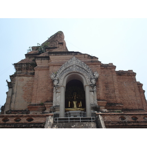 รูปถ่าย ไทย(Thailand) เชียงใหม่(Chiang Mai) ข้างในคุเมืองเชียงใหม่(Inside Canal) วัดเจดีย์หลวงวรวิหาร(Wat Chediluang Varaviharn temple) 2006-04 29