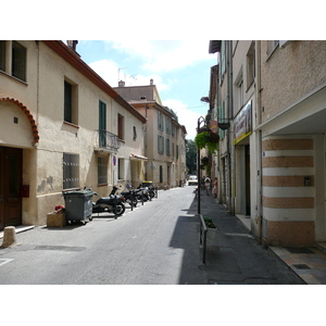 รูปถ่าย ฝรั่งเศส(France) วังซ์(Vence) ถนนอ็องรี-อีนาร์(Avenue H. Isnard) 2007-07 24