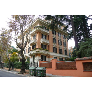รูปถ่าย อิตาลี(Italy) โรม(Rome) ถนนเตรนตาอาปรีเล(Viale Trenta Aprile) 2007-11 24