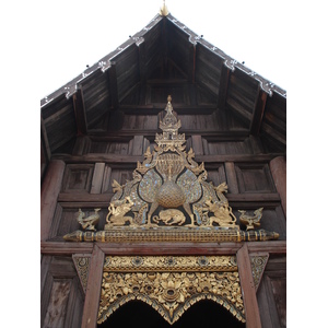 รูปถ่าย ไทย(Thailand) เชียงใหม่(Chiang Mai) ข้างในคุเมืองเชียงใหม่(Inside Canal) วัดเจดีย์หลวงวรวิหาร(Wat Chediluang Varaviharn temple) 2006-04 30