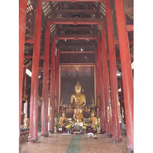 รูปถ่าย ไทย(Thailand) เชียงใหม่(Chiang Mai) ข้างในคุเมืองเชียงใหม่(Inside Canal) วัดเจดีย์หลวงวรวิหาร(Wat Chediluang Varaviharn temple) 2006-04 24