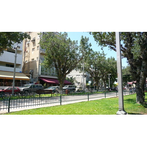 รูปถ่าย อิสราเอล(Israel) เทลอาวีฟ(Tel Aviv) ถนนรอธส์ไชลด์(Rothschild Street) 2007-06 15