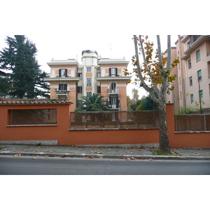 รูปถ่าย อิตาลี(Italy) โรม(Rome) ถนนเตรนตาอาปรีเล(Viale Trenta Aprile) 2007-11 19
