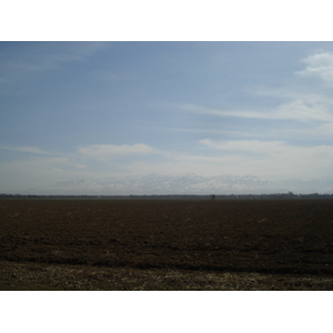 รูปถ่าย คาซัคสถาน(Kazakhstan) ถนนจากอัลมาตีไปหุบผาชารึน(Almaty to Charyn Canyon road) 2007-03 180