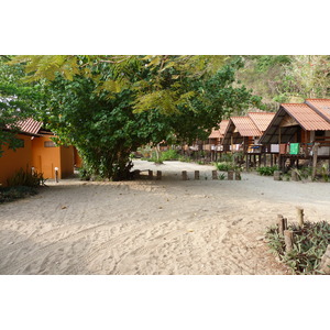 รูปถ่าย ไทย(Thailand) เกาะช้าง(Ko Chang) หาดทรายขาว(White sand beach) 2011-02 25