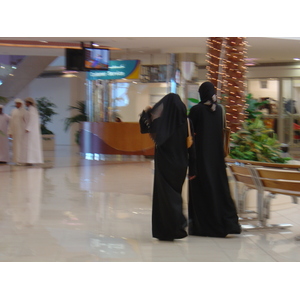 รูปถ่าย สหรัฐอาหรับเอมิเรตส์(United Arab Emirates) อาบูดาบี(Abu Dhabi) มารีนามอลล์(Marina Mall) 2005-09 1
