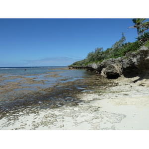 รูปถ่าย นิวแคลิโดเนีย(New Caledonia) เกาะลีฟู(Lifou) หมู่บ้านมู(Mu) 2010-05 52